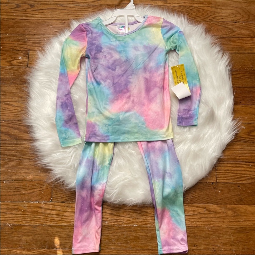 Girls Two Piece Pajamas Size 5 NWT - Picture 1 of 2